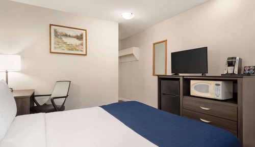 Room, 1 Queen Bed, Non Smoking