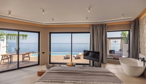 Emerald Honeymoon Deluxe Suite