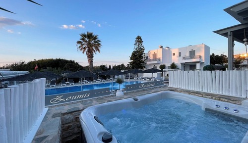 Luxury Triple Room, 1 Bedroom, Hot Tub, Pool View