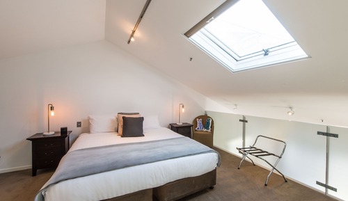 Two Bedroom Loft - IXL Apartment