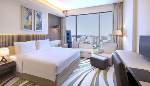 Room, 1 King Bed (Sea & Skyline View)