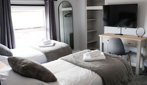 Classic Twin Room, Ensuite