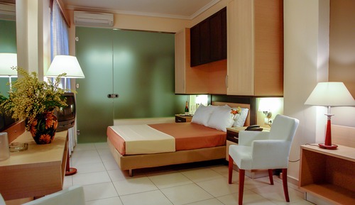 Family Room, Garden View