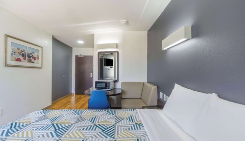 Standard Room, 1 Queen Bed, Non Smoking