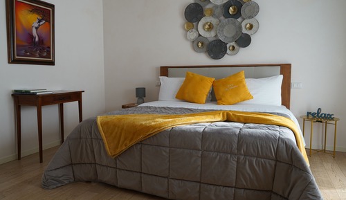 Luxury Room, 1 King Bed, Jetted Tub, Garden View