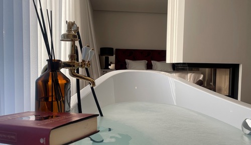 Romantic Studio Suite
