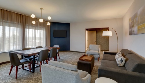 Executive Suite, 1 King Bed (Mobility/Hearing Access, Roll-In Shwr)