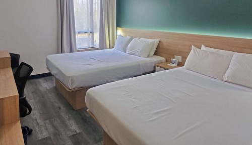 Room, 2 Queen Beds, Non Smoking