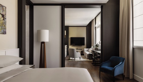 Deluxe Suite, 1 King Bed, Accessible