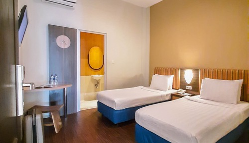 Superior Twin Bed Room