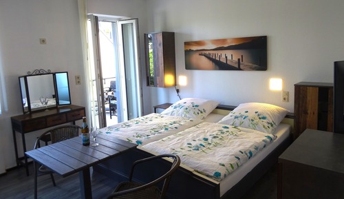 Deluxe Triple Room, Multiple Beds, Balcony, Courtyard View (Nr. 1108)