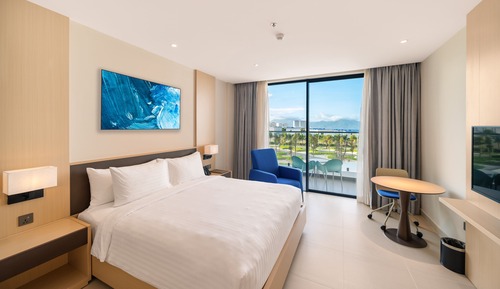 Deluxe King Room