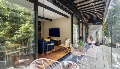 Deluxe Apartment