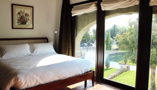 Standard Room, 1 Queen Bed