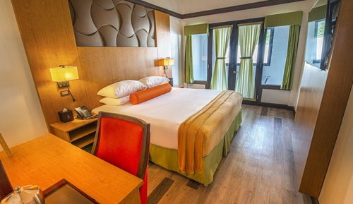 Westmoreland Cabana Queen