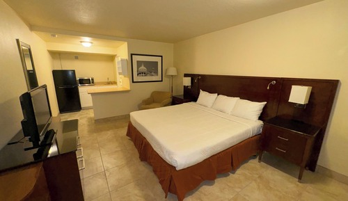 City Studio, Kitchenette