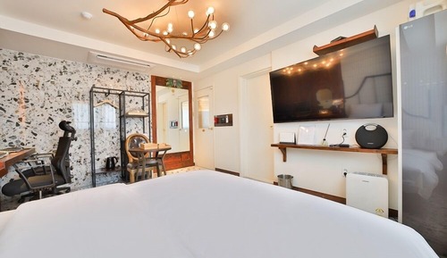 Suite - Couple Gaming