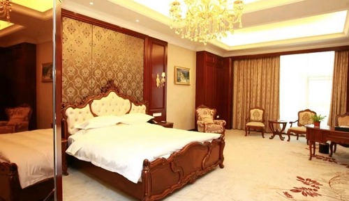 Deluxe Room, 1 King Bed, Lakeside