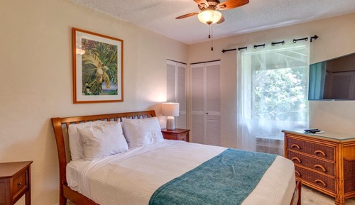 Condo, 2 Bedrooms, Balcony, Partial Ocean View (KPL-28)