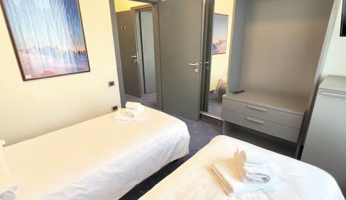 Family Double Room, 2 Bedrooms