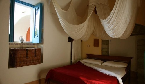 Honeymoon Room