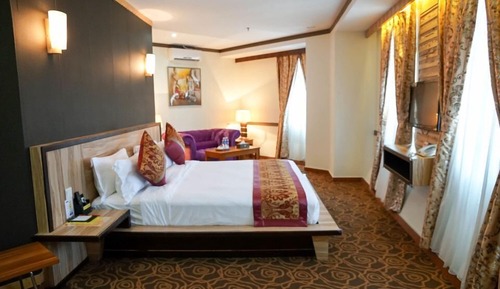 Family Room, Multiple Beds