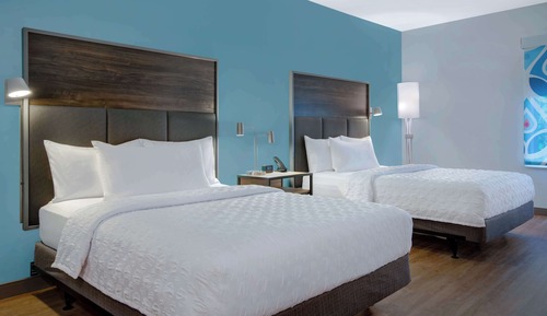 Room, 2 Queen Beds, Accessible, Bathtub (Mobility & Hearing)