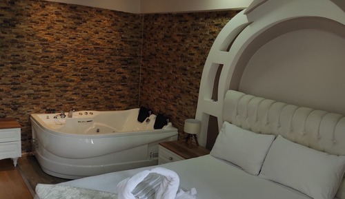 Deluxe Double Room, Jetted Tub