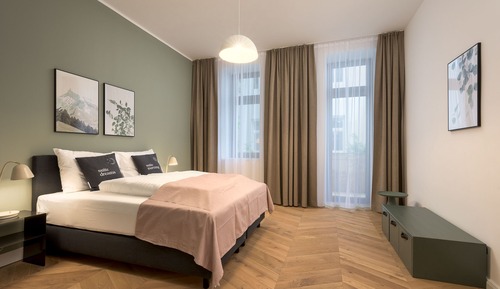 One-Bedroom Comfort Suite with balcony