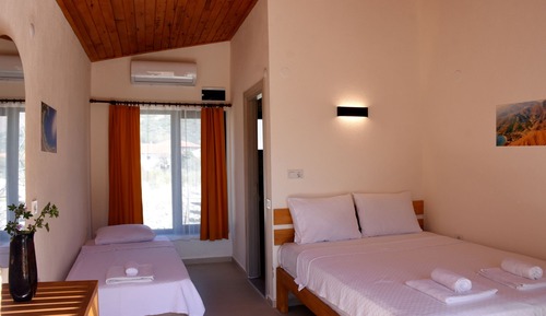 Deluxe Room, 1 Bedroom, Non Smoking, Garden View