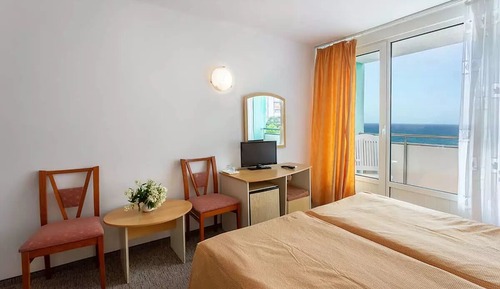 Double or Twin Room, Partial Sea View