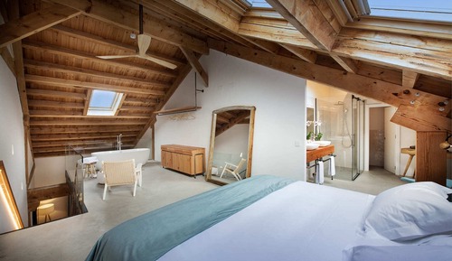 Duplex Suite: 206, 207