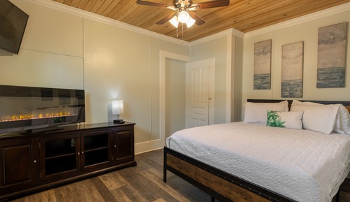 Treehouse Suite