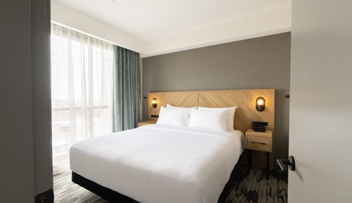 Standard Suite, 1 King Bed, Kitchen