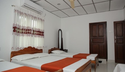 Family Room, Multiple Beds