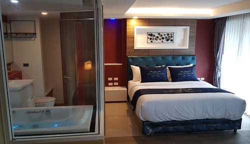 Honeymoon Room
