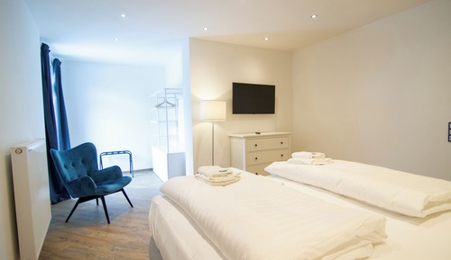 Luxury Duplex, Annex Building