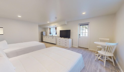 Deluxe Studio Suite