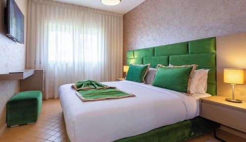 2-BEDROOM APARTMENT AND VIP LIVING ROOM