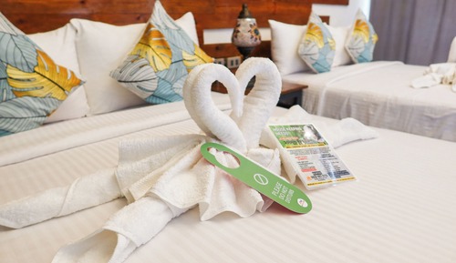 Family Suite, 2 Queen Beds, Bathtub, Mountain View