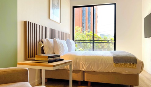 Studio Suite (205)