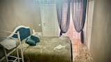 Comfort Quadruple Room, Private Bathroom, Courtyard View