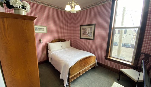 Basic Room, 1 Double Bed, Bathtub