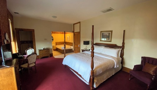 Basic Room, 1 King Bed, Hot Tub