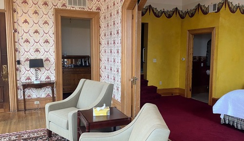Presidential Room, 1 King Bed, City View