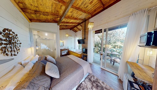 Standard Cabin, Jetted Tub