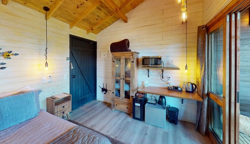 Comfort Cabin, Jetted Tub