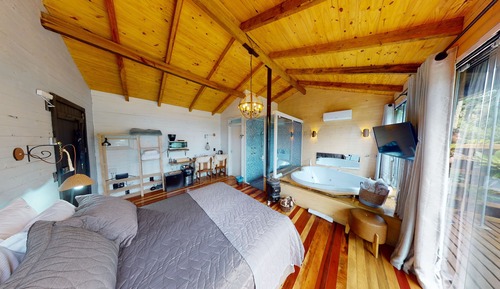 Luxury Cabin, Jetted Tub