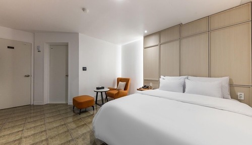 Deluxe Room (A)
