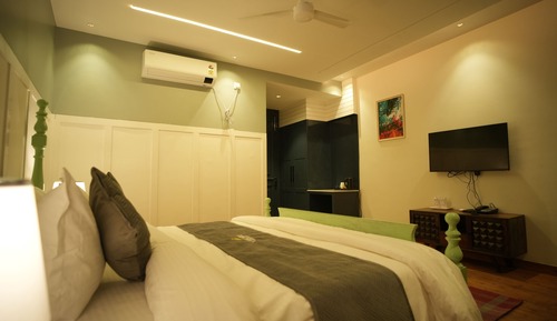 Deluxe Double or Twin Room